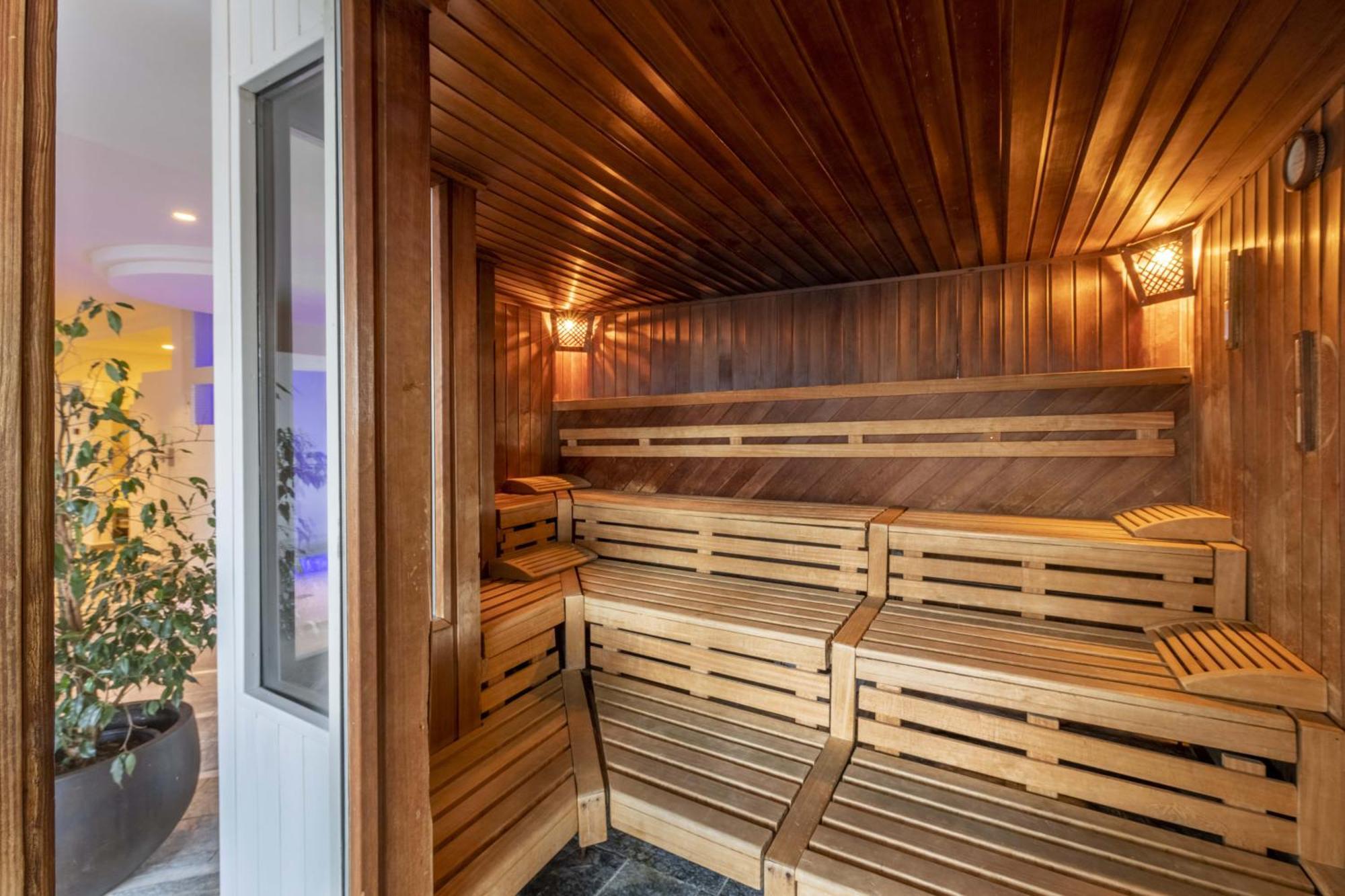 Ferien & Wellnesshotel Windschar Brunico Exteriér fotografie